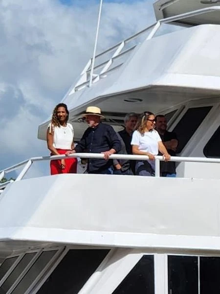 Lula debulha açaí e Janja dança carimbó em comunidade quilombola no Pará