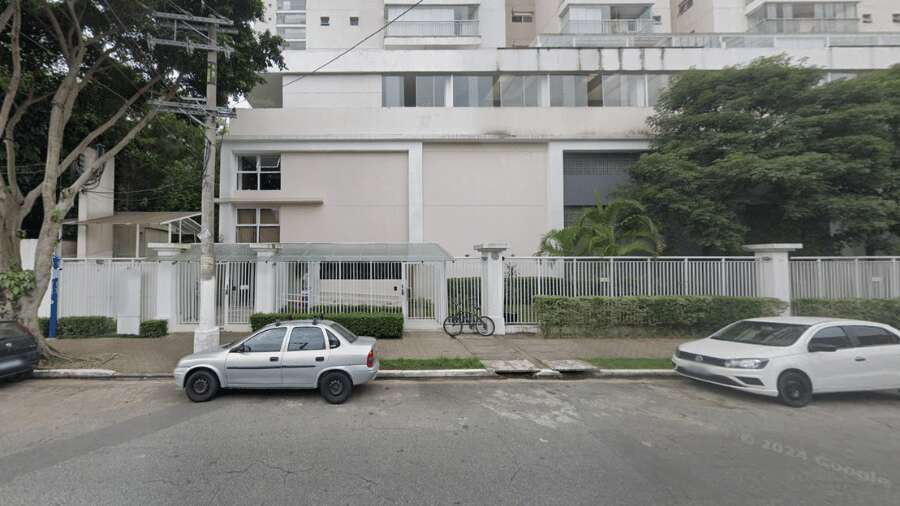 Morta com ao menos 8 tiros em prédio em SP era adolescente; homem foi preso