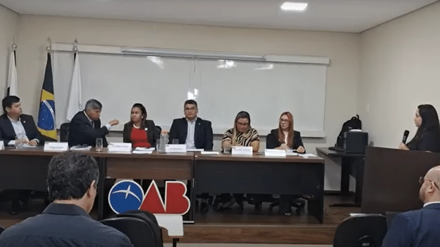 Representante da OAB destrata advogadas ao chamá-las de meninas em reunião