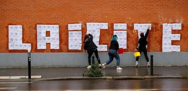O que é o 'secularismo radical' que vem crescendo na França