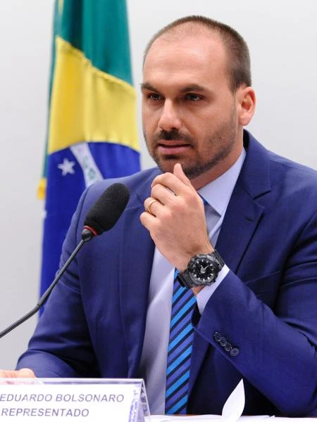 Eduardo Bolsonaro e Danilo Gentili trocam farpas por suposta candidatura