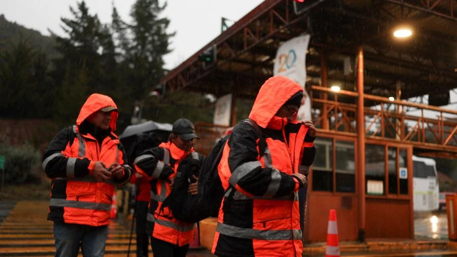 Quatro corpos são retirados de mina no Chile; dois seguem desaparecidos