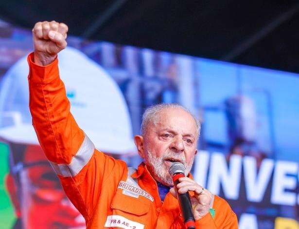 51% dos eleitores brasileiros aprovam o trabalho de Lula e 45% o reprovam, aponta pesquisa Quaest