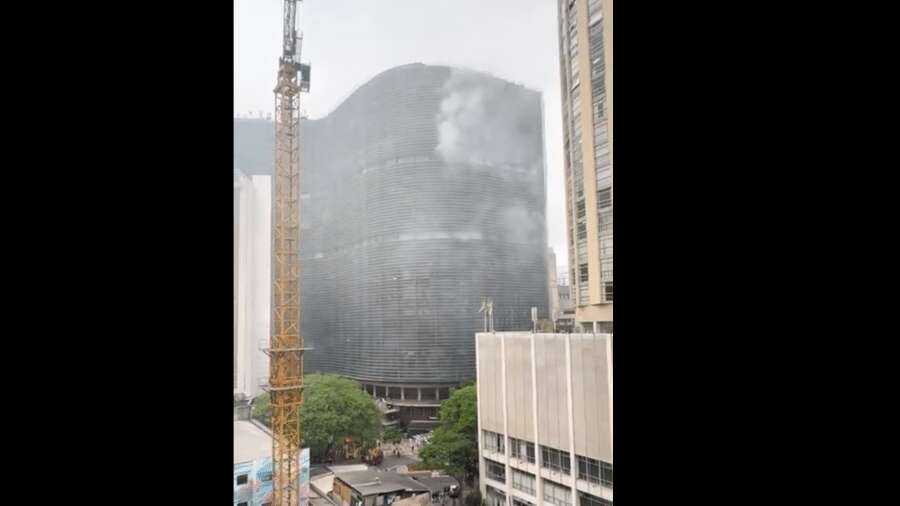 Incêndio atinge apartamento no Edifício Copan, no centro de SP