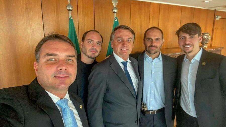 Família Bolsonaro receberá R$ 271 mil mensais de recursos públicos em 2025