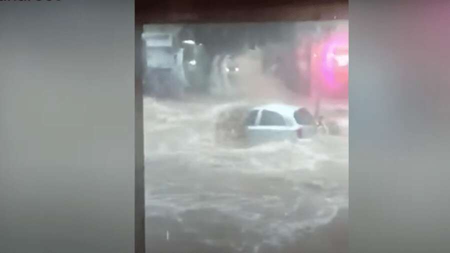 Idoso morre dentro de casa após enxurrada causada por chuva, em Pinheiros