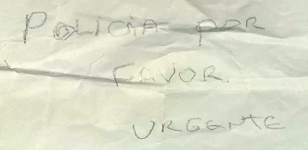 Bilhete em maço de cigarro salva mulher presa pelo marido em obra no CE