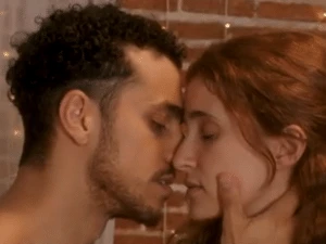 'Além do Toque': UOL lança mininovela feita para o celular