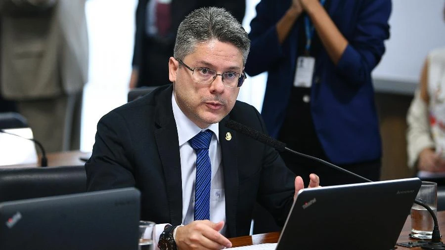 'PEC não é recado ao STF, é recado de impunidade para o país', diz senador