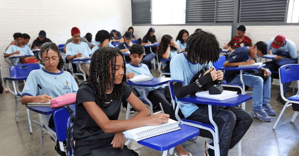 Frequência escolar no Brasil cresce em quatro das cinco faixas-etárias, segundo IBGE