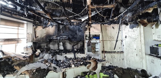 Fogo destrói casa após garota de 16 anos tentar fazer batata frita