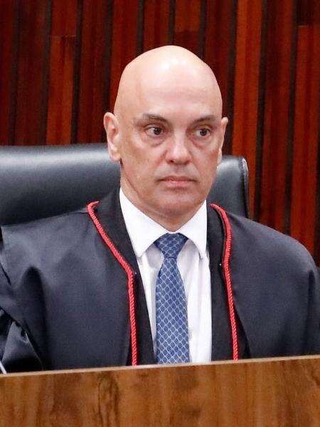 Moraes nega apreender passaporte de Eduardo e manda arquivar pedido do PT