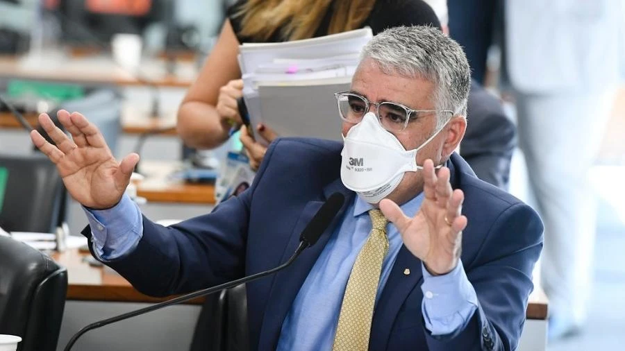 Governista, Girão critica Bolsonaro por 'motociata' em SP: 'Inoportuno'
