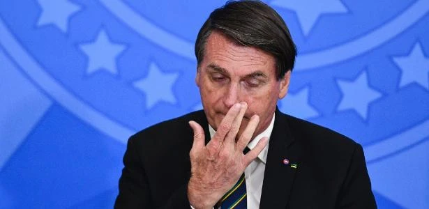 Hoje eu só acredito em teorias da conspiração