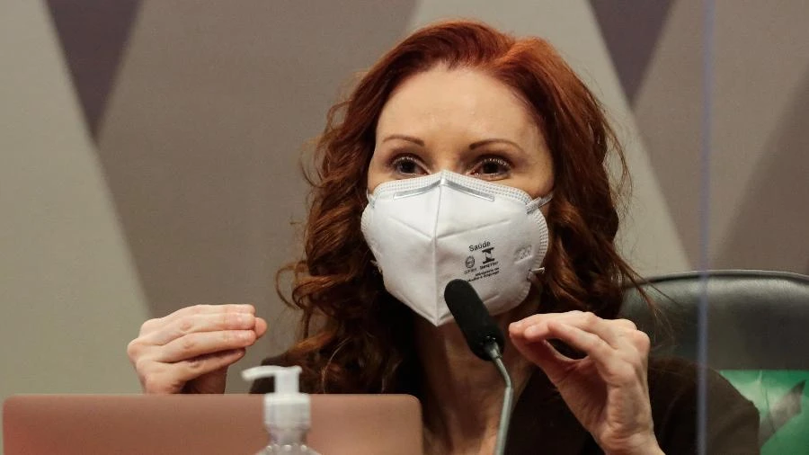 Máscara é essencial se total de casos e mortes está alto, diz Pasternak