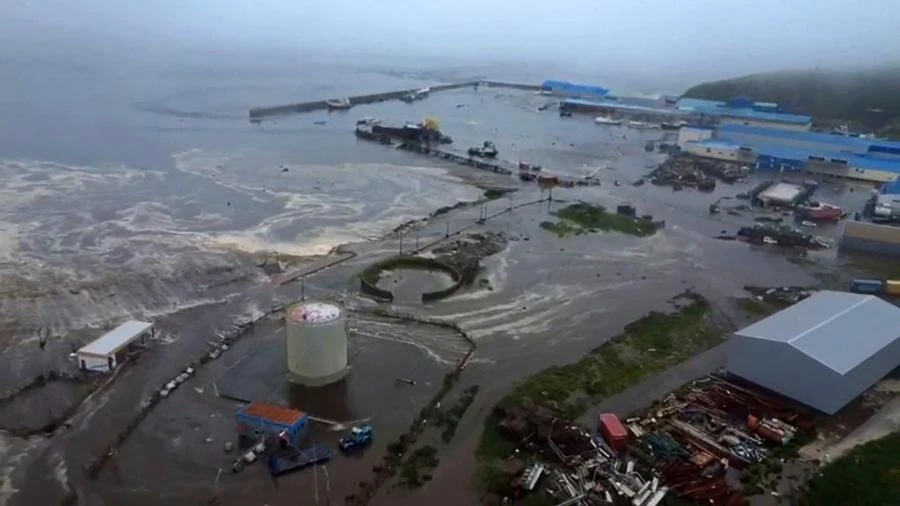 Terremoto longe da costa não criou ondas tão devastadoras, diz sismólogo