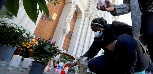 Após atentado a basílica, ministro diz que França está em guerra contra ideologia islâmica