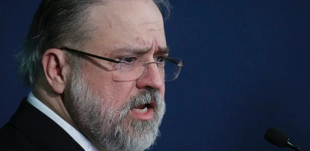 PGR diz ao STF que vai apurar reunião de Flávio Bolsonaro com Abin e GSI