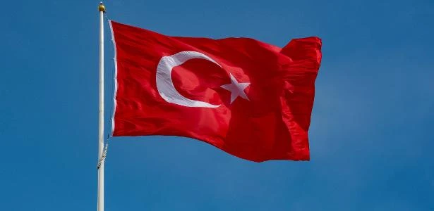 Norte-irlandês morre após viajar à Turquia em busca de tratamento dentário