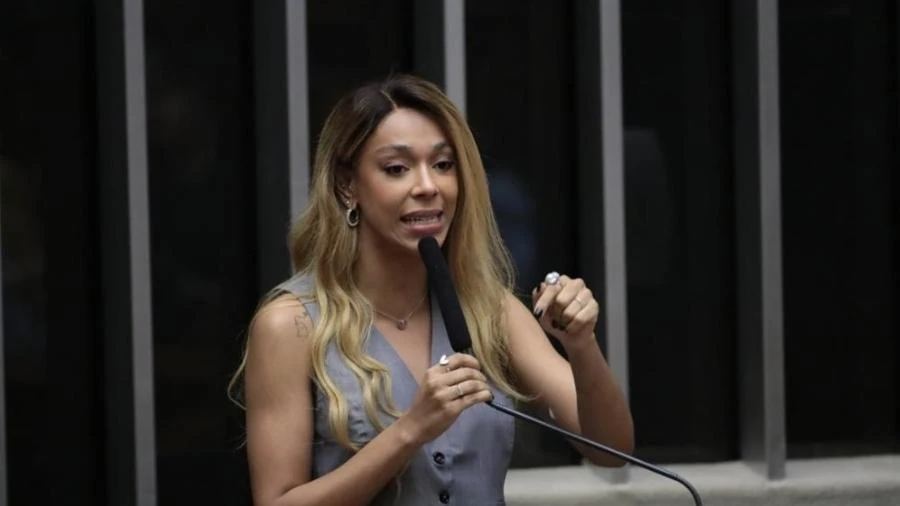 Erika cobra atitude do governo brasileiro diante de Trump: 'abuso de poder' Jamil Chade