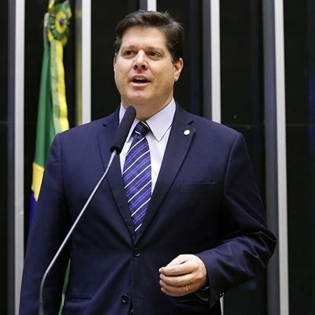 Presidente do MDB diz que sigla estuda federação com PSD ou Republicanos