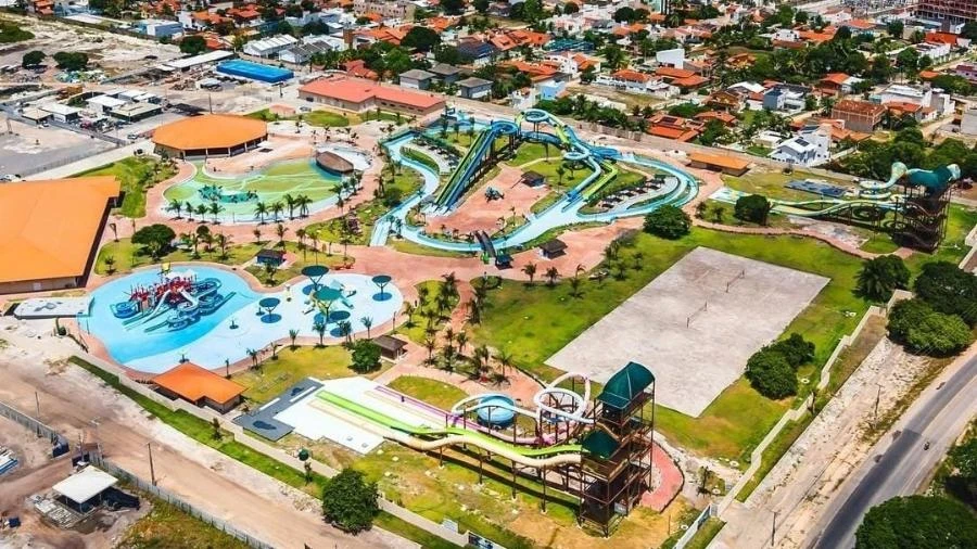 Novo megaparque aquático acumula acidentes com fraturas e traumatismo em PE Carlos Madeiro