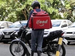 iFood cria franquia de entrega 'isenta' de responsabilidade trabalhista Carlos Juliano Barros