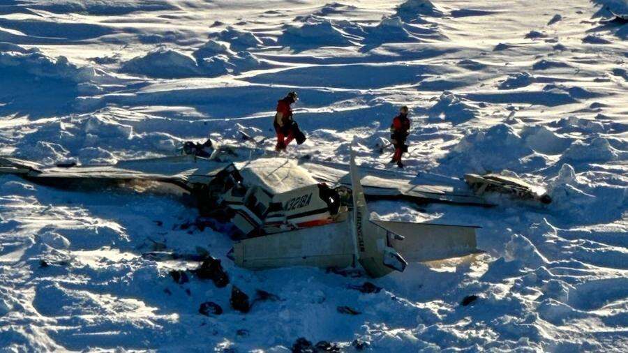 Avião desaparecido no Alasca é encontrado; pelo menos três pessoas morreram