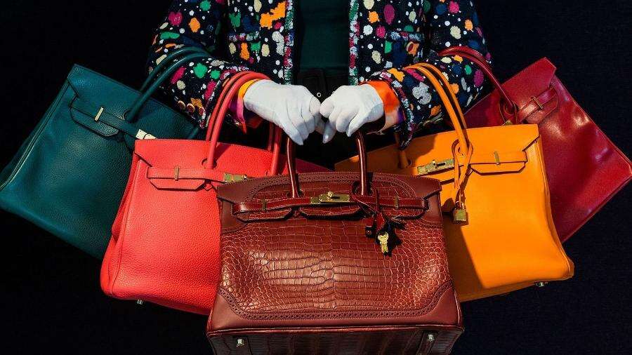 Como a grife Hermès e sua cobiçada bolsa Birkin escaparam da crise do luxo?