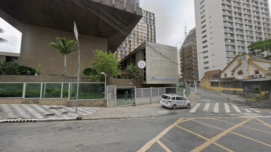 Polícia é acionada após homem deixar caixa suspeita na região central de SP