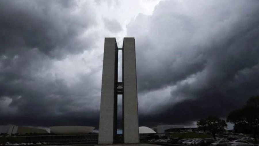 Congresso protege rico, e pobre limpa a sujeira na suruba dos privilegiados Leonardo Sakamoto