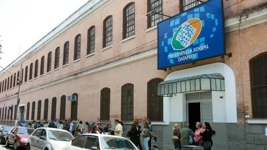 Antiga indústria Matarazzo e postes históricos: restaura, São Paulo!