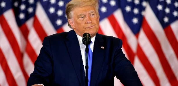 Preços do petróleo sobem 4% após Trump declarar falsamente vitória em eleição nos EUA