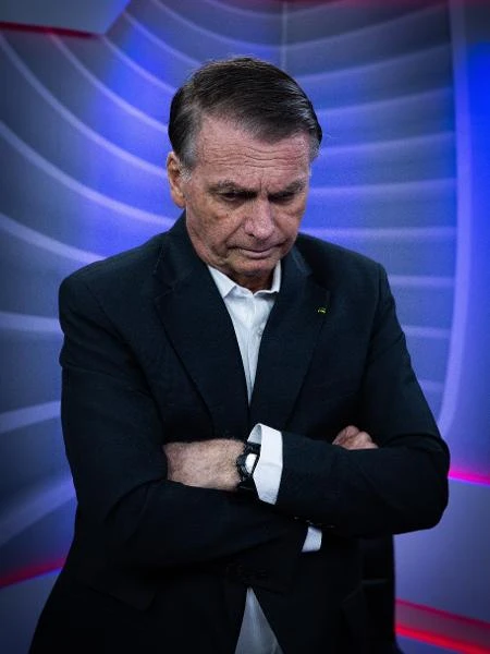 Bolsonaro e aliados vão para banco dos réus em interrogatório no STF