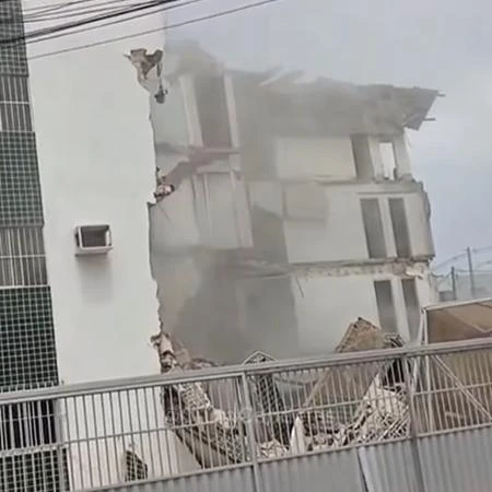 Prédio residencial desaba no Grande Recife