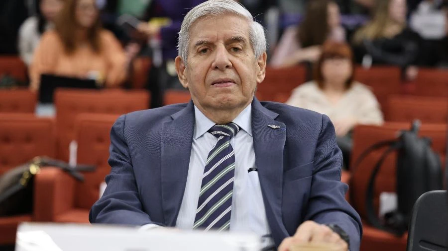 Moraes cita 'anotações golpistas' e vota para condenar Augusto Heleno