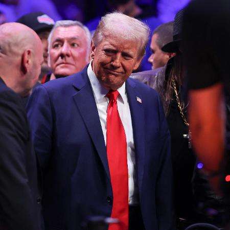 Recém-eleito, Donald Trump vai ao UFC 309 e é ovacionado pelo público