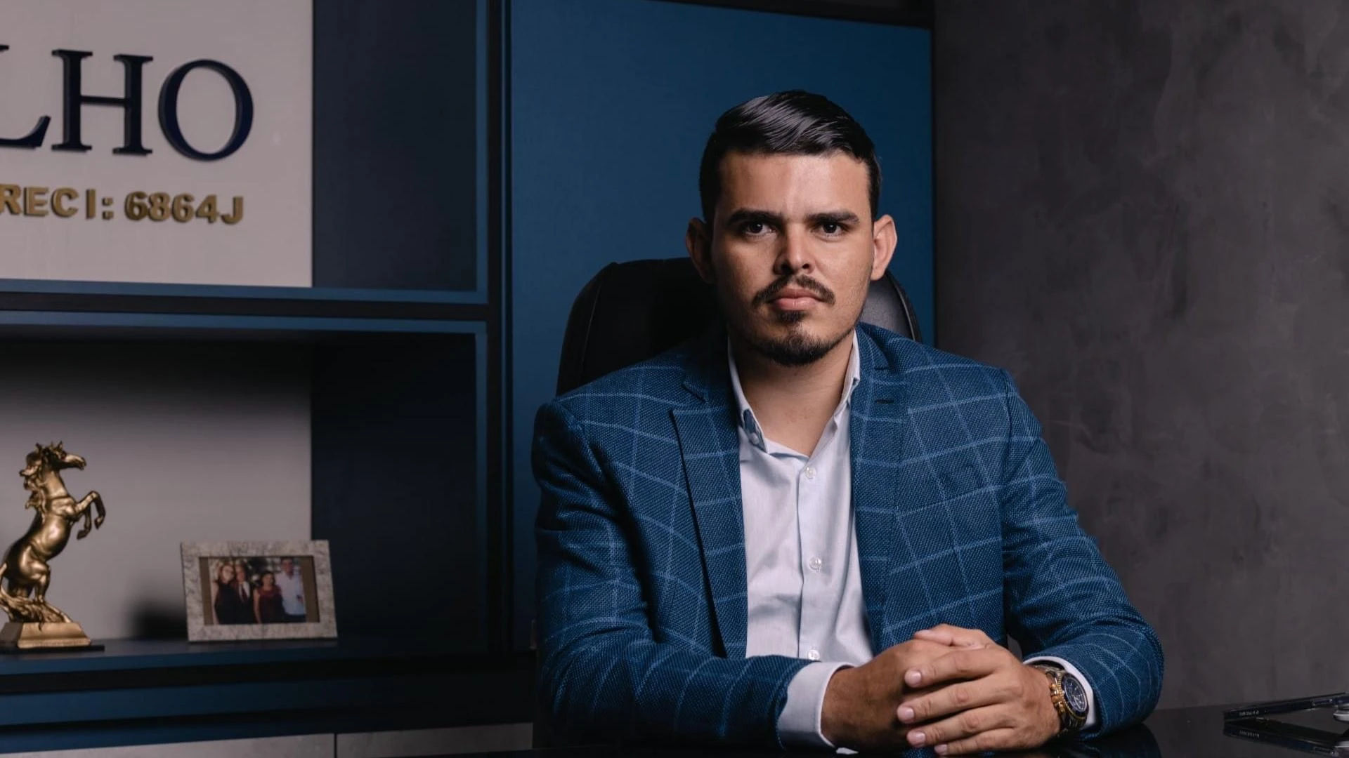 MAYKON CARVALHO: A HISTÓRIA DE UM VISIONÁRIO QUE TRANSFORMOU OBSTÁCULOS EM OPORTUNIDADES