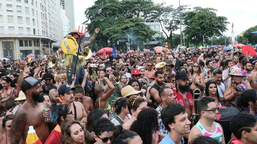 Carnaval de 2 meses turbina ganhos de vendedores: 'Devia ter duas vezes por ano'