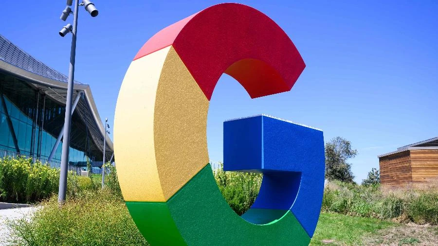 Alemã pesquisa próprio nome, acha fotos íntimas vazadas e processa Google