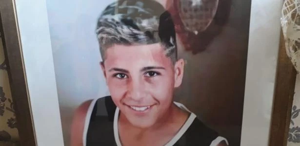 SP: Família diz que jovem morreu eletrocutado por poste sem manutenção