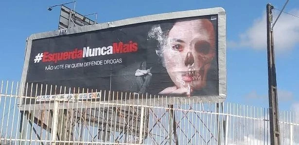Justiça eleitoral manda retirar outdoors com ataques à esquerda em Maceió