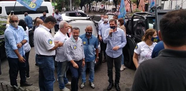 Crivella tenta usar apoio da família Bolsonaro como trunfo para 2° turno