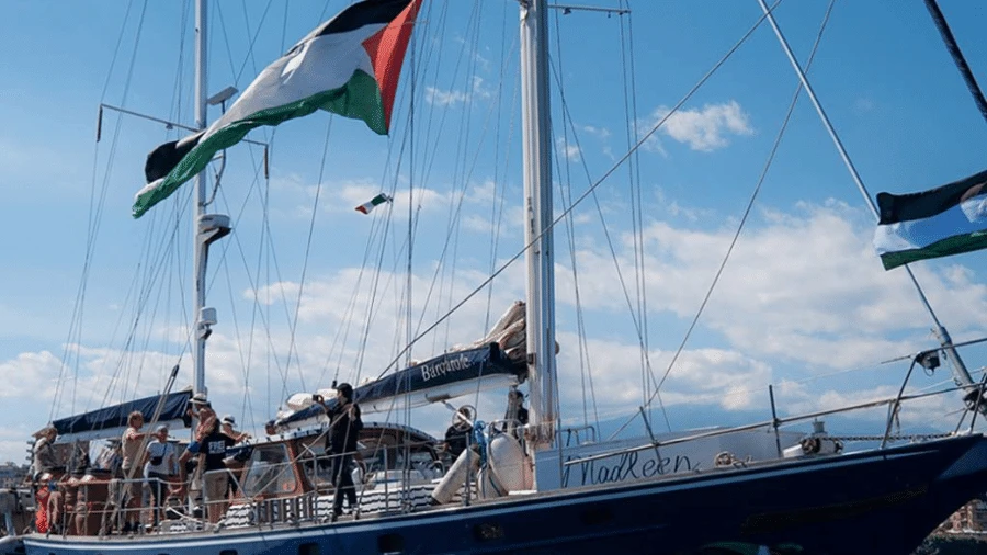 Oito ativistas que viajavam a Gaza em barco humanitária permanecem detidos em Israel