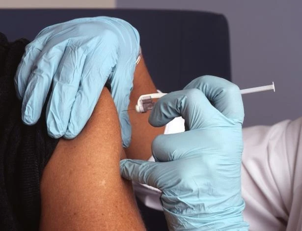 Um em cada três municípios do Brasil enfrenta falta de vacinas básicas, aponta pesquisa