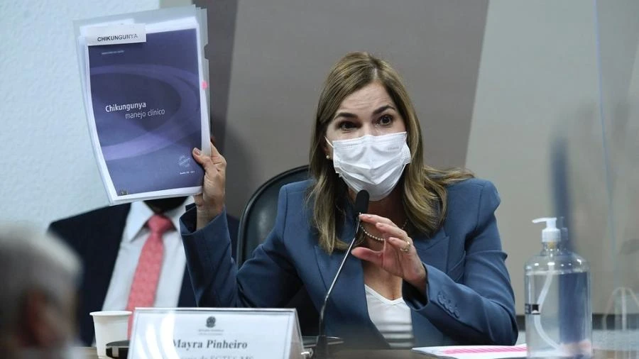 Confrontada na CPI, Mayra confirma ter criticado Fiocruz: 'Pênis na porta'