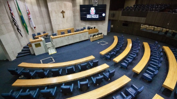 Vereadores de SP rejeitam proposta de cortes em 'supersalários' para renda básica
