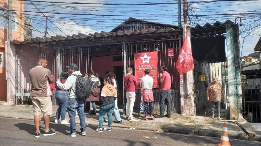 Eleição do PT expõe tensão entre volta à militância e flerte com centrão