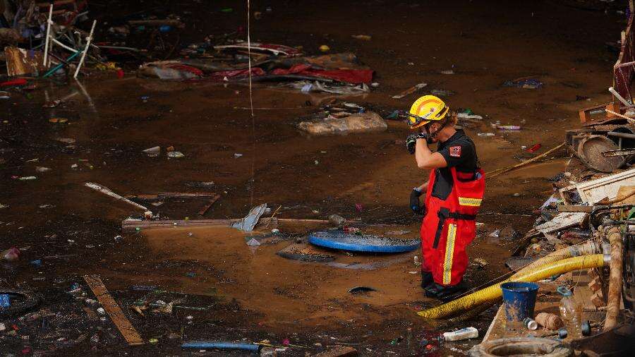 Com 214 mortos, Espanha enfrenta dificuldade na identificação de vítimas