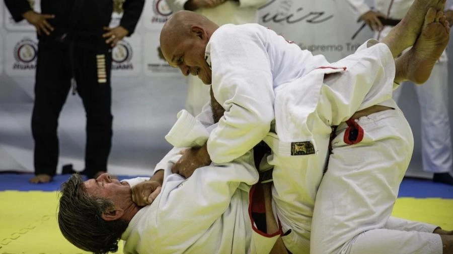 Faixa coral, Luiz Fux já deu aula de jiu-jítsu para policiais do Bope